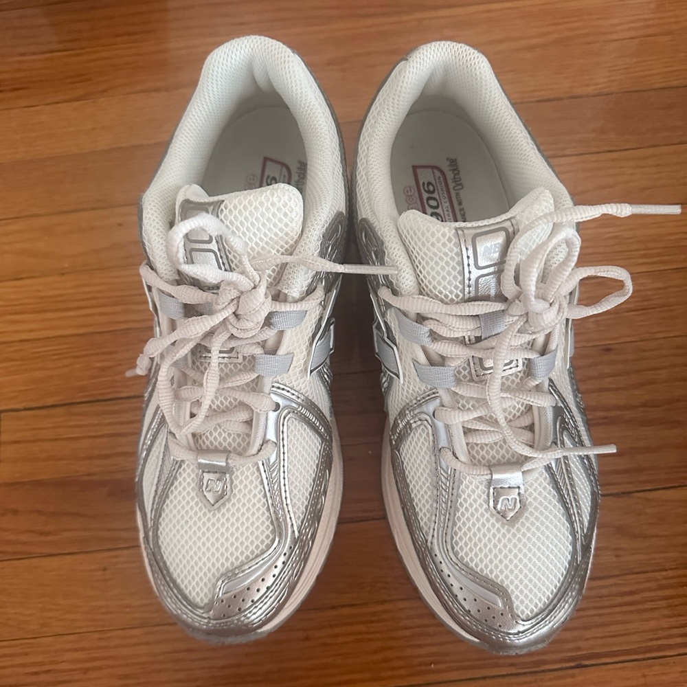 New Balance 1906R W7.5 New in box